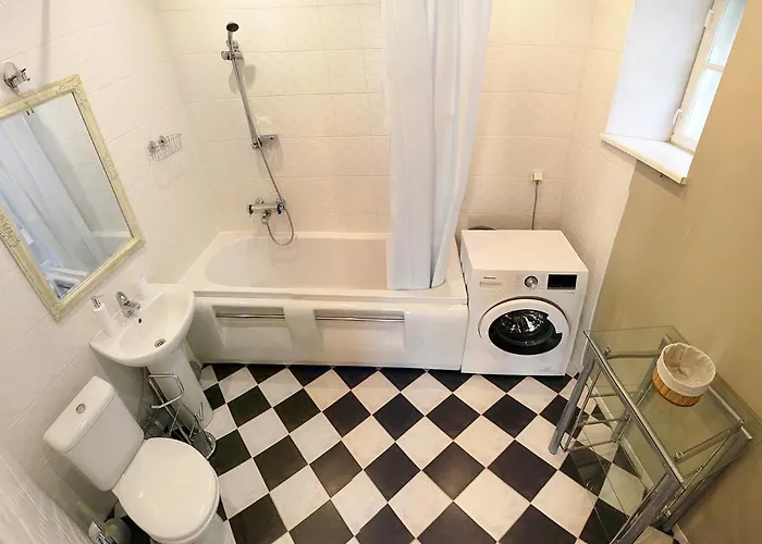 Quiet Kadriorg Street Lägenhet Tallinn